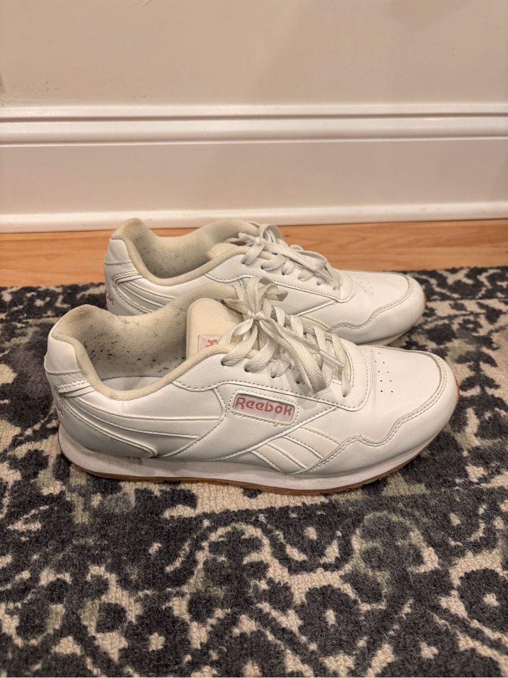 Reebok Classic Harman Run women's sneakers in white and pink size US 9